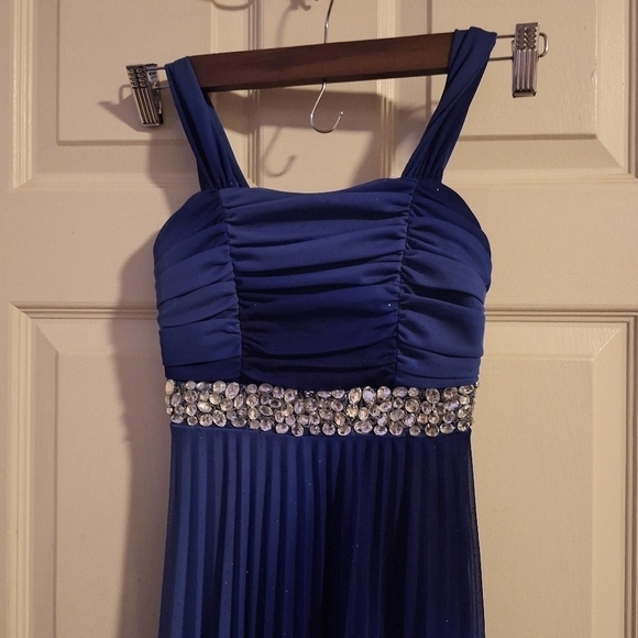 Speechless formal dress size 7 - Picture 2 of 9